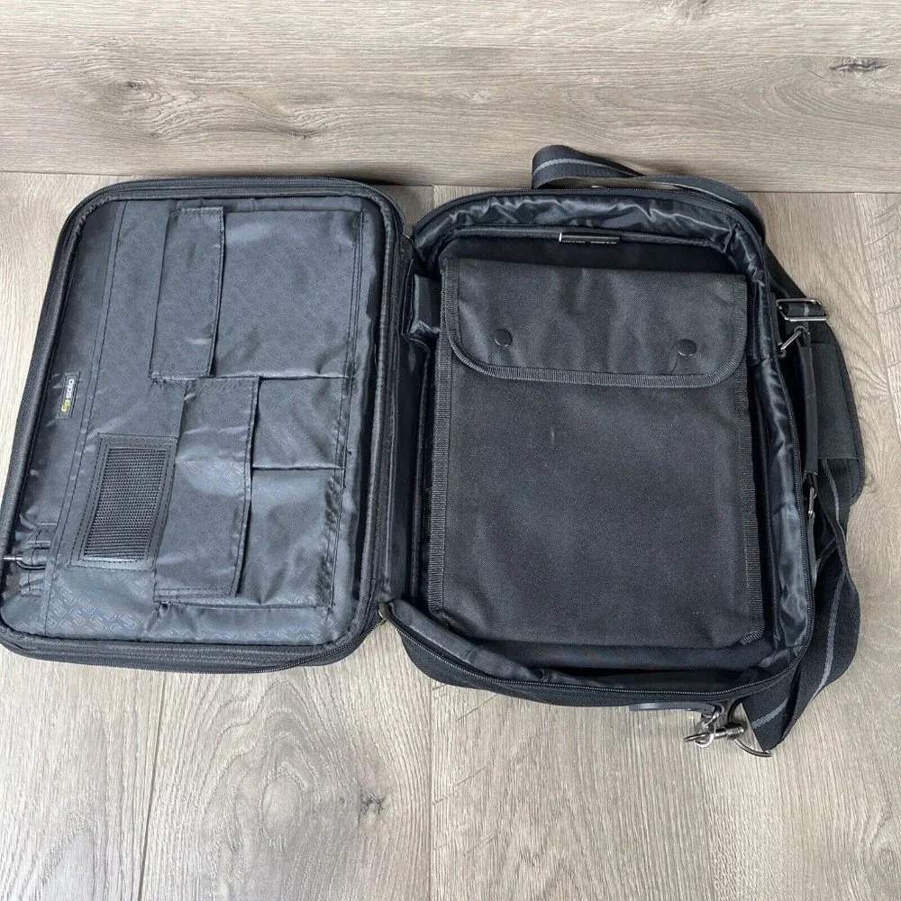 Solo Laptop Computer Bag Black Padded Multi Pocket 12x16x2 Handle or Shoulder - Picture 4 of 10